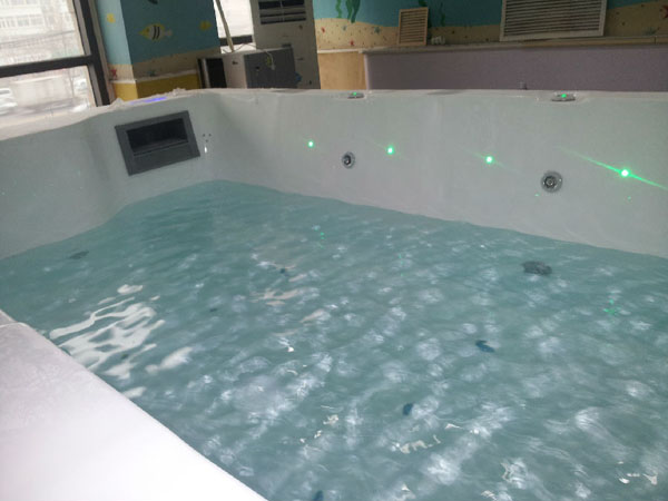 少飛游泳館游泳館內(nèi)景