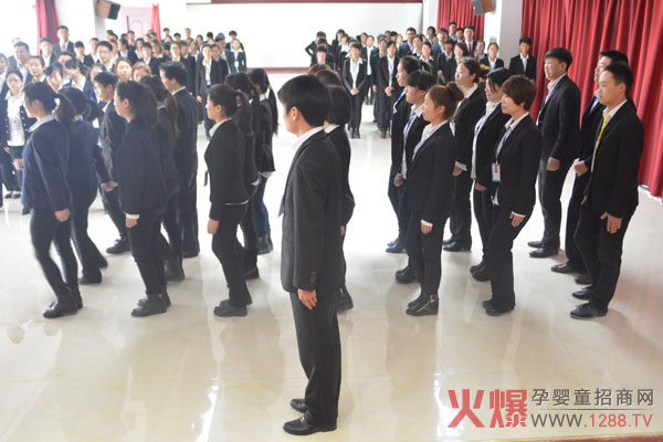 �𱬾W����F��