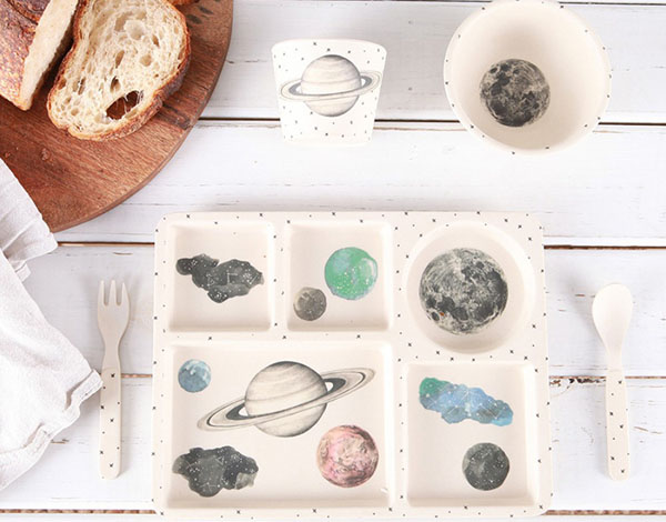 lovemae兒童餐具5件套星空世界.jpg lovemae兒童餐具5件套星空世界.jpg