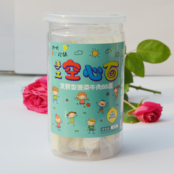 捌月拾伍菠菜牛肉空心面罐裝正面184g