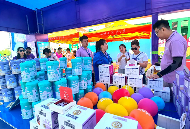 雅泰朵恩酷跑團(tuán)助力“楊馬”激情開跑 (12).jpg 雅泰朵恩酷跑團(tuán)助力“楊馬”激情開跑 (12).jpg