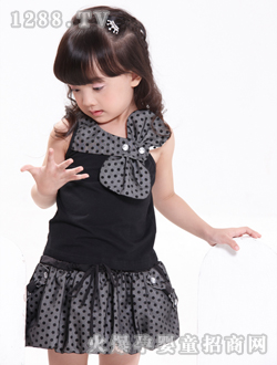 �N���ߺ�ɫ�r(sh��)����ȹ