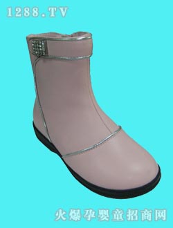 ��һ������ɫ�r(sh��)��ŮЬ