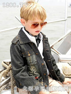 �|����܇(ch��)��ɫ���b