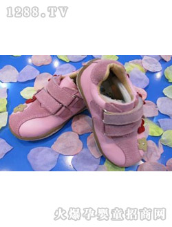 �Ϙ���ͯЬУ�@��(j��ng)��ۼt