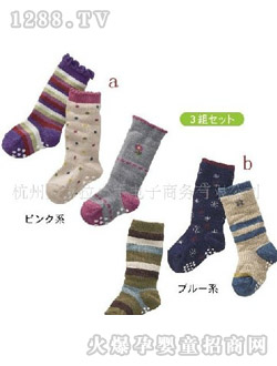 哆啦小貝中筒款襪子