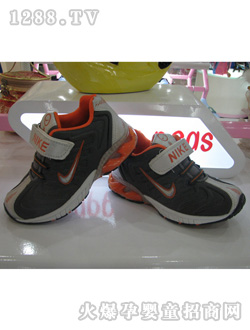 �ڰ��\��Ь