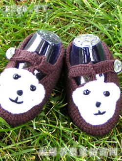 �������ɫ����Ь