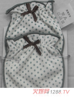 娃愛的蓓蓓圓點(diǎn)寶寶護(hù)手套