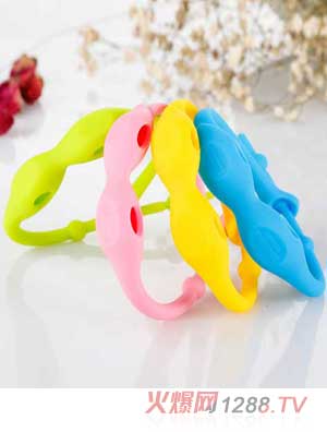 �L(f��ng)�Z(y��)���v��ɫ��ֻ����Ȧ