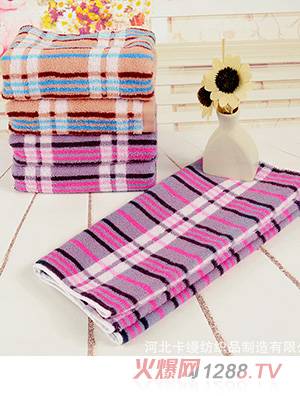 ʷ�ԱȼӺ���ɫ�ʸ�ë��