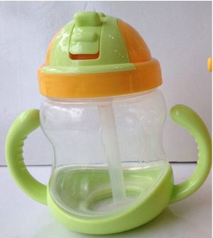 玗琪學(xué)飲杯