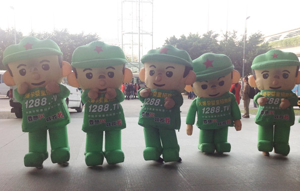 火爆娃娃在展會現(xiàn)場